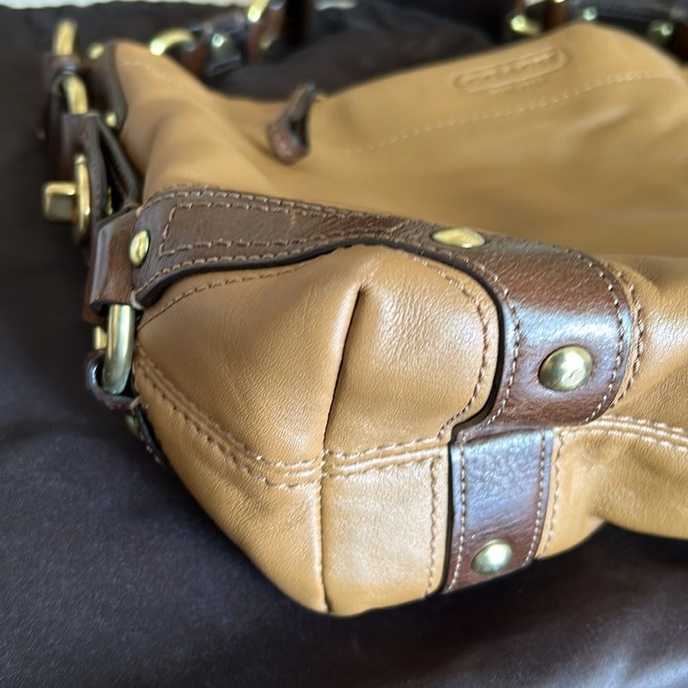 Coach Shoulder bag Impeccable Tan and brow gold hardware dust bag original - Picture 5 of 13